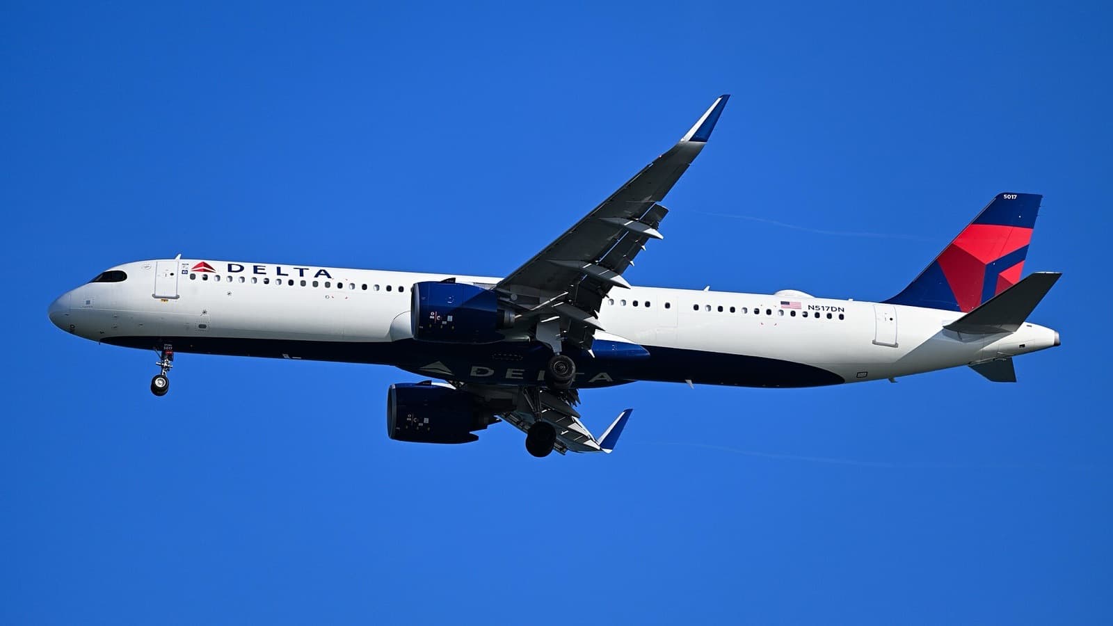 Delta Air Lines A321neo N517DN on final approach to Boston Logan
