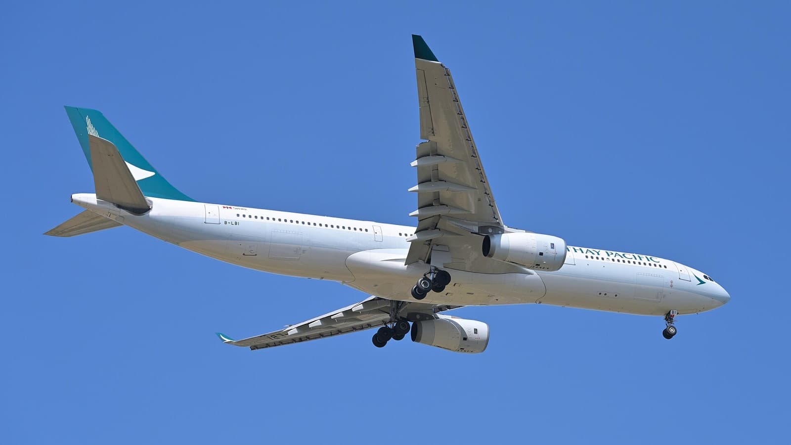 Cathay Pacific Airbus A330-300 B-LBI on final approach to Taiwan Taoyuan International Airport