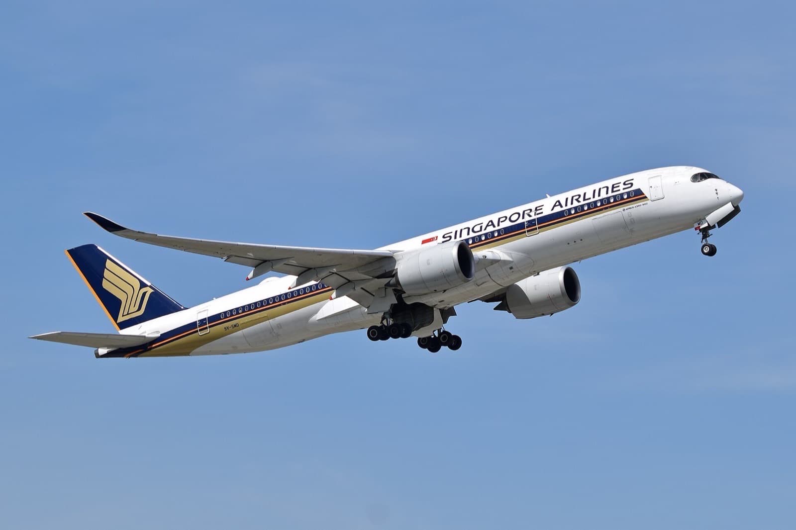 Singapore Airlines A350-900 9V-SMD departing Munich in April 2023